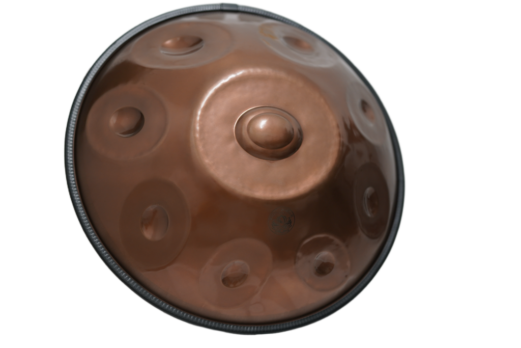 Handpan mutant low Pitch Hijaz G2 18, stal nierdzewna Premium marki Miłość i Spokój - postawiony bokiem